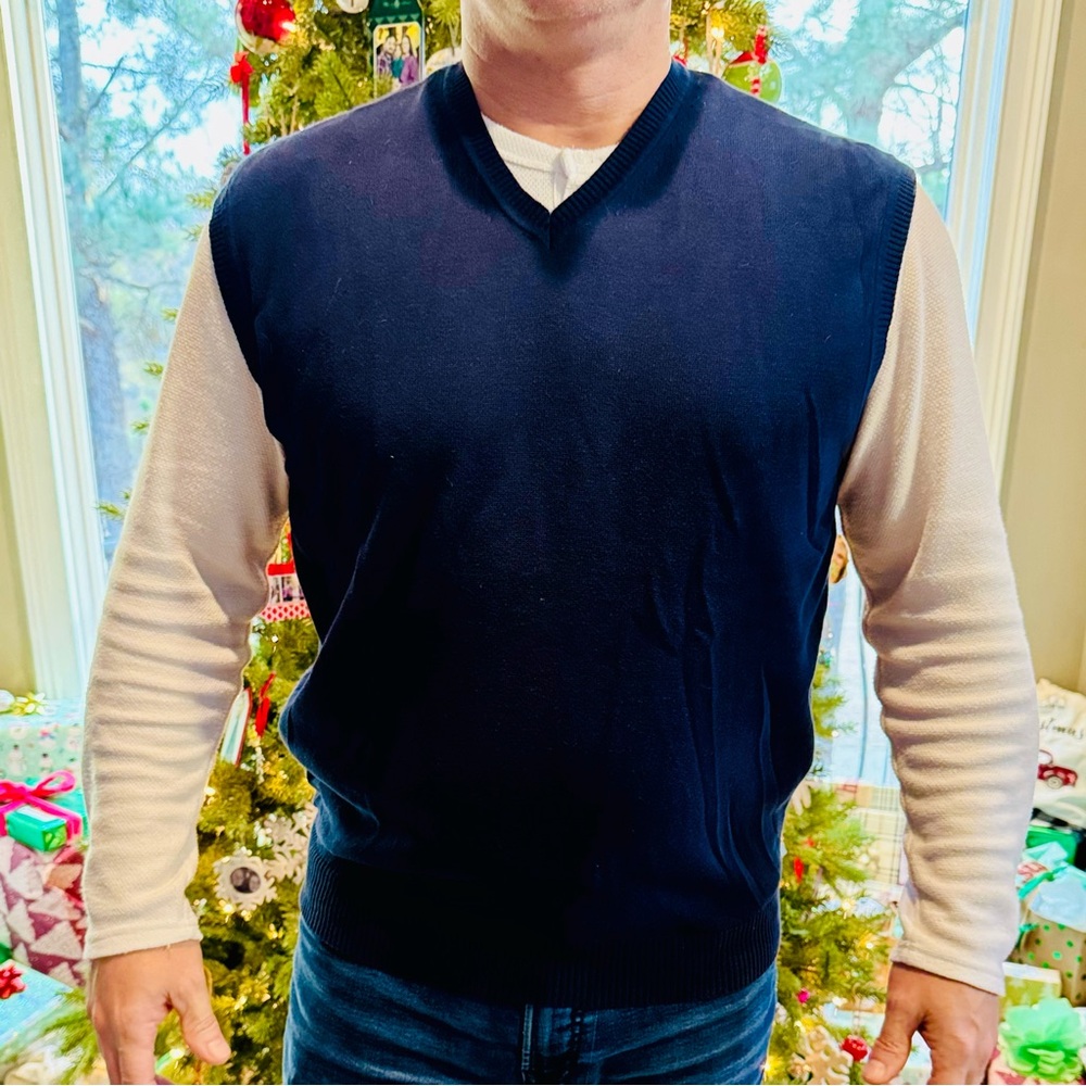 🟦JoS. A. Bank 🟦 navy blue men’s sweater vest🟦 size large 🟦